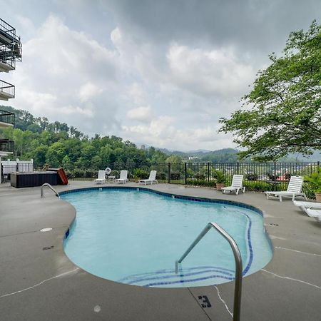 Stylish Gatlinburg Condo With Pool Walk Downtown! Экстерьер фото
